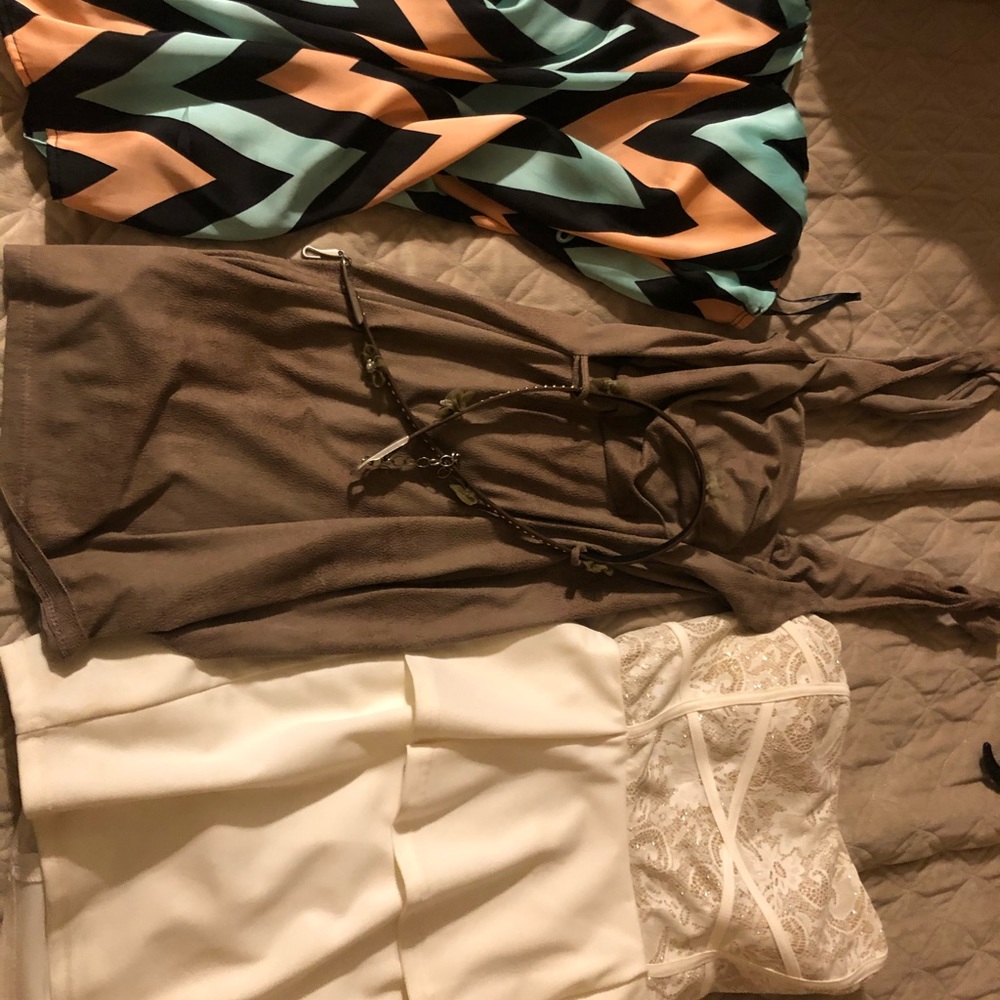 Dresses - Picture 4 of 8